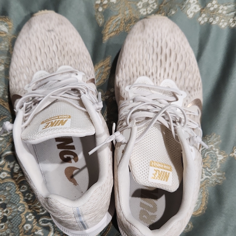 Nike Cream and Brown Athletic Sneakers